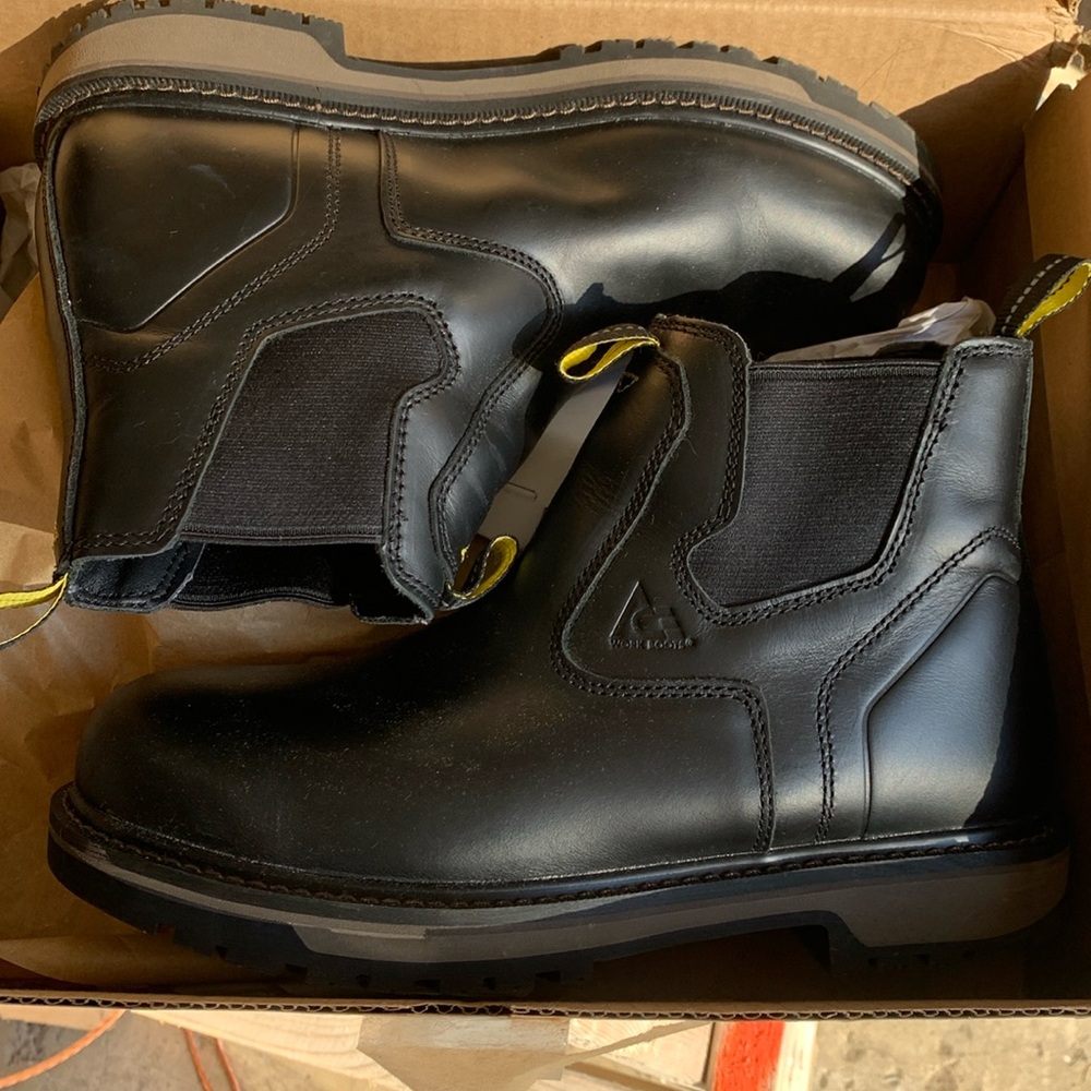 ACE Work boots/ steel toe/ anti slip WORN ONCE to try on